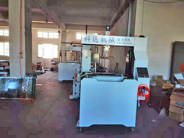 嘉興自動調(diào)模成型機應該如何操作？